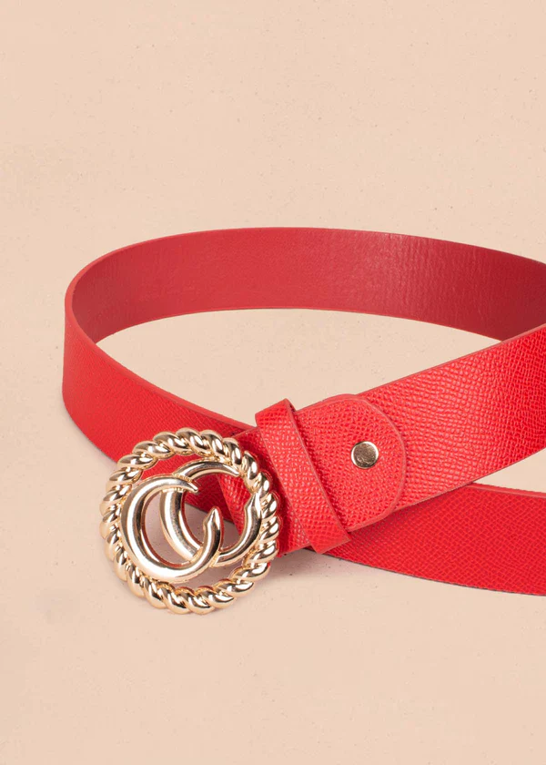 Cinturón Elegante con Hebilla Dorada Doble G