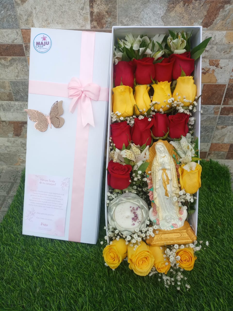 Caja Floral Devoción con Rosas y Virgen