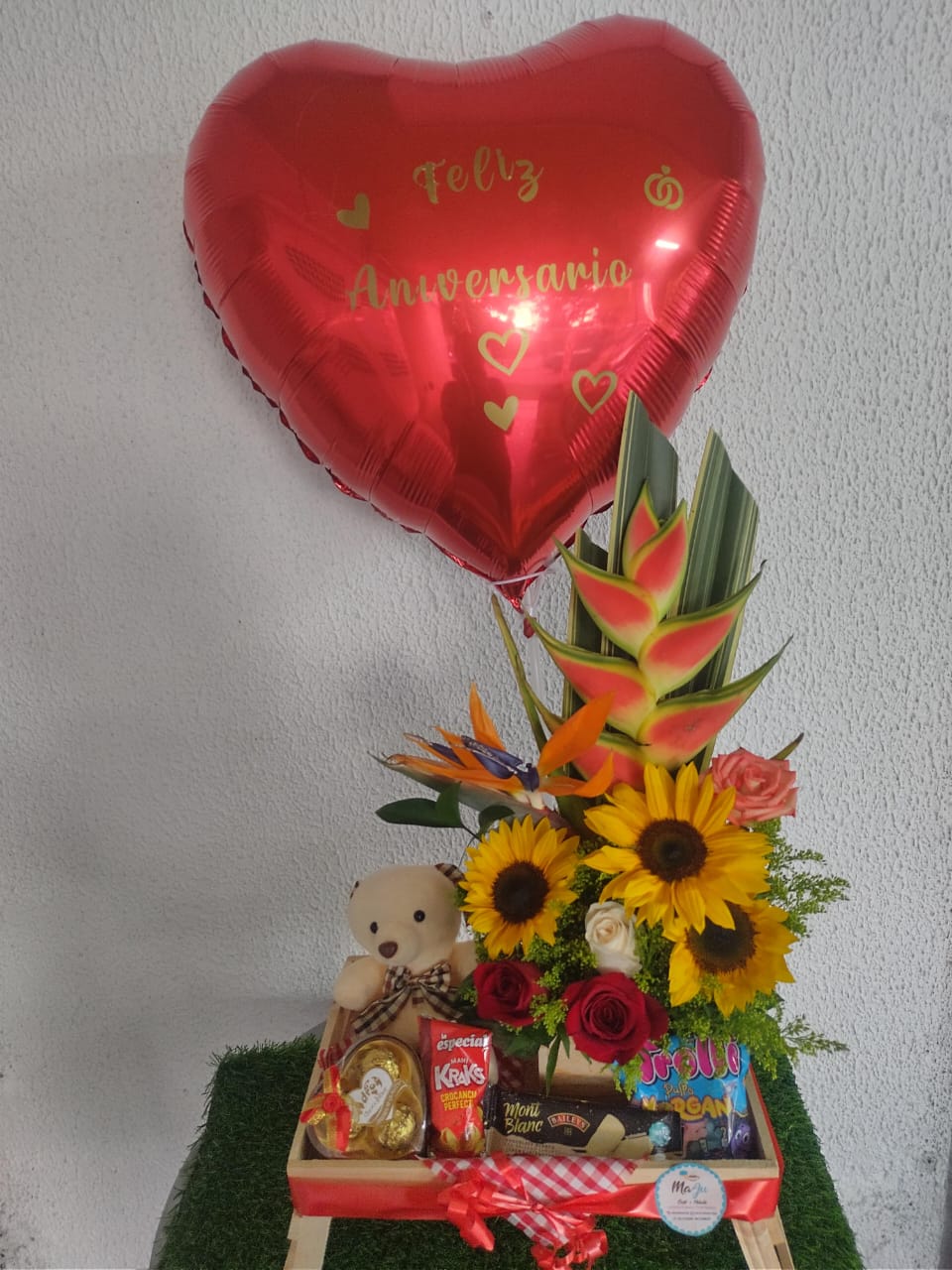 Caja de Aniversario "Amor Florecido"
