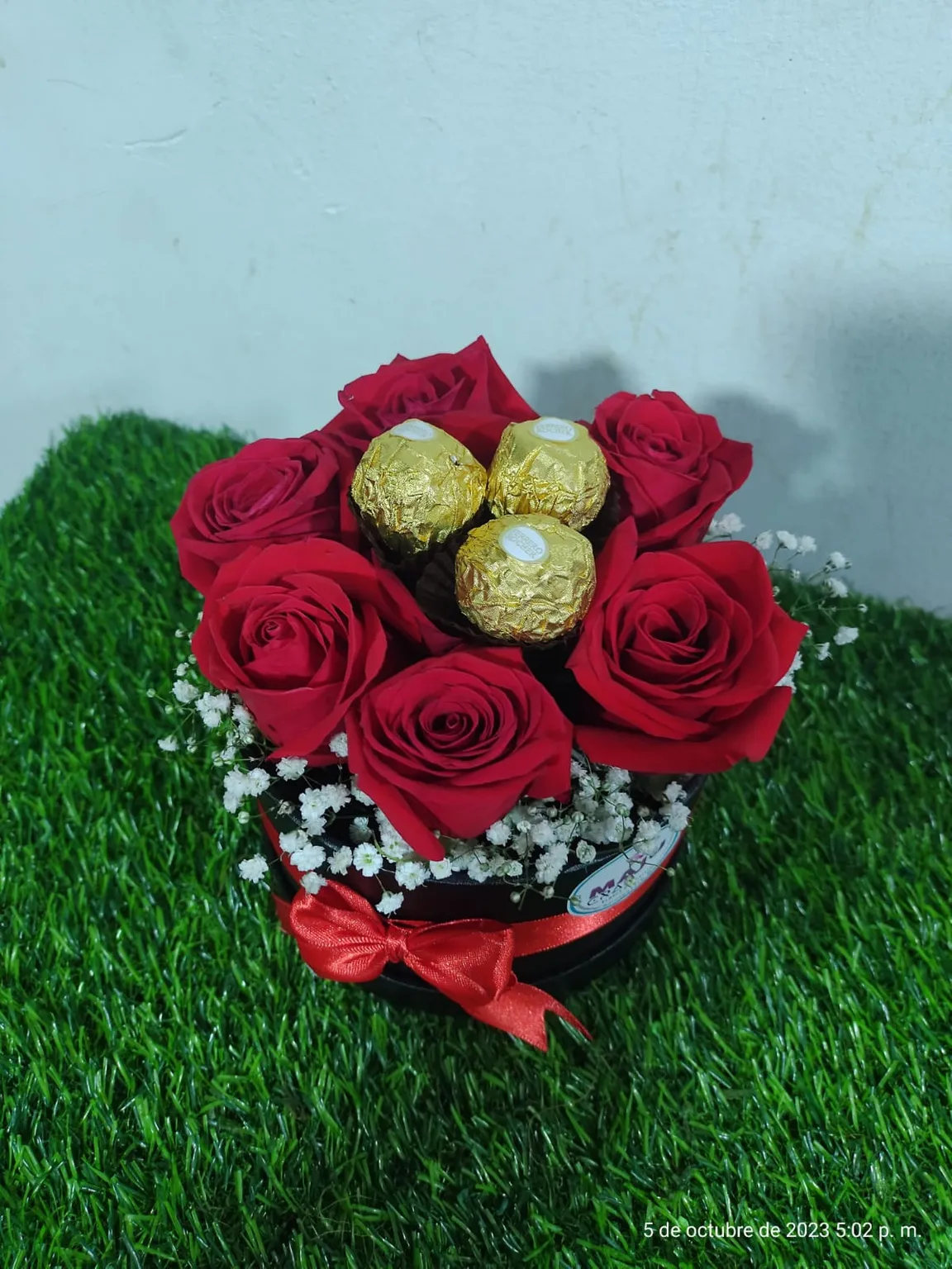 Caja de Rosas Rojas y Ferrero Rocher