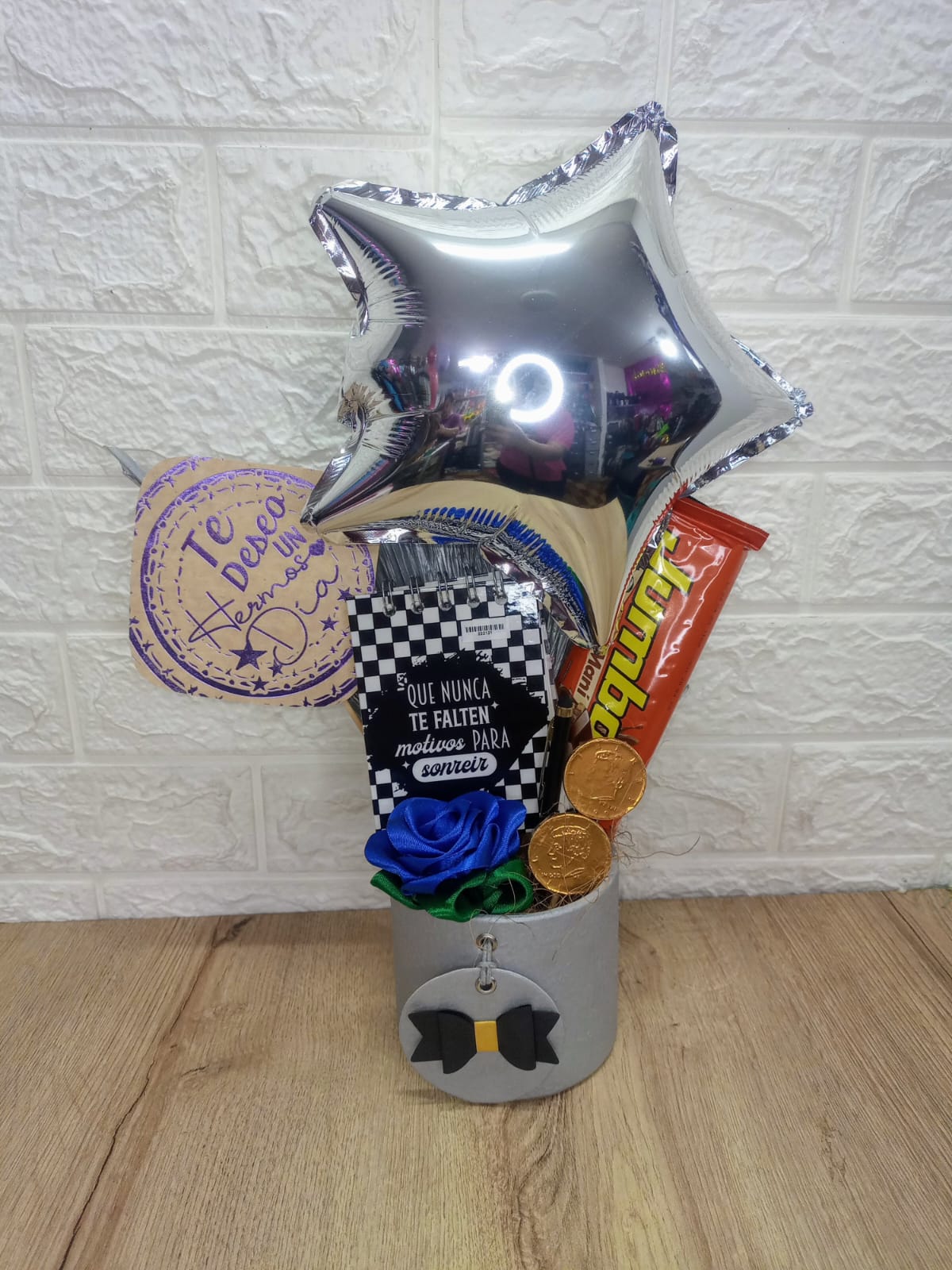 Detalle de Celebración con Estrella y Dulces