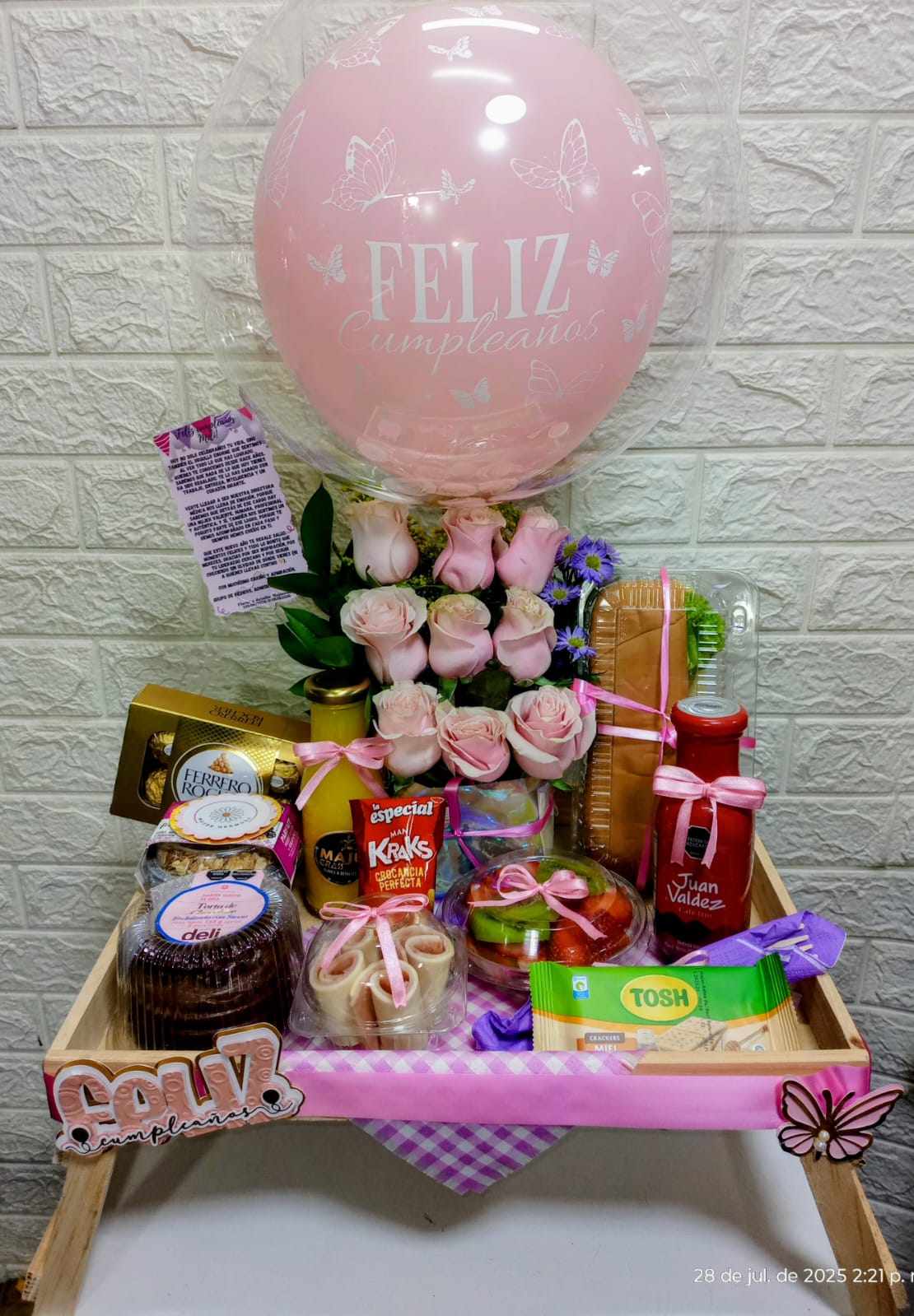 En tu cumple rositas y mas!