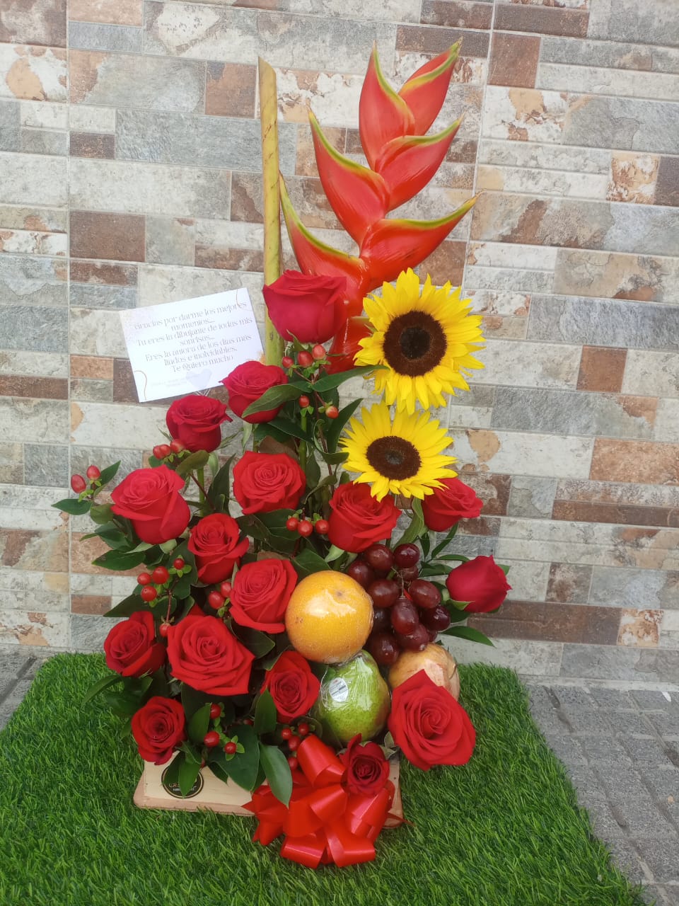 Arreglo Floral Alegría y Fruta Fresca