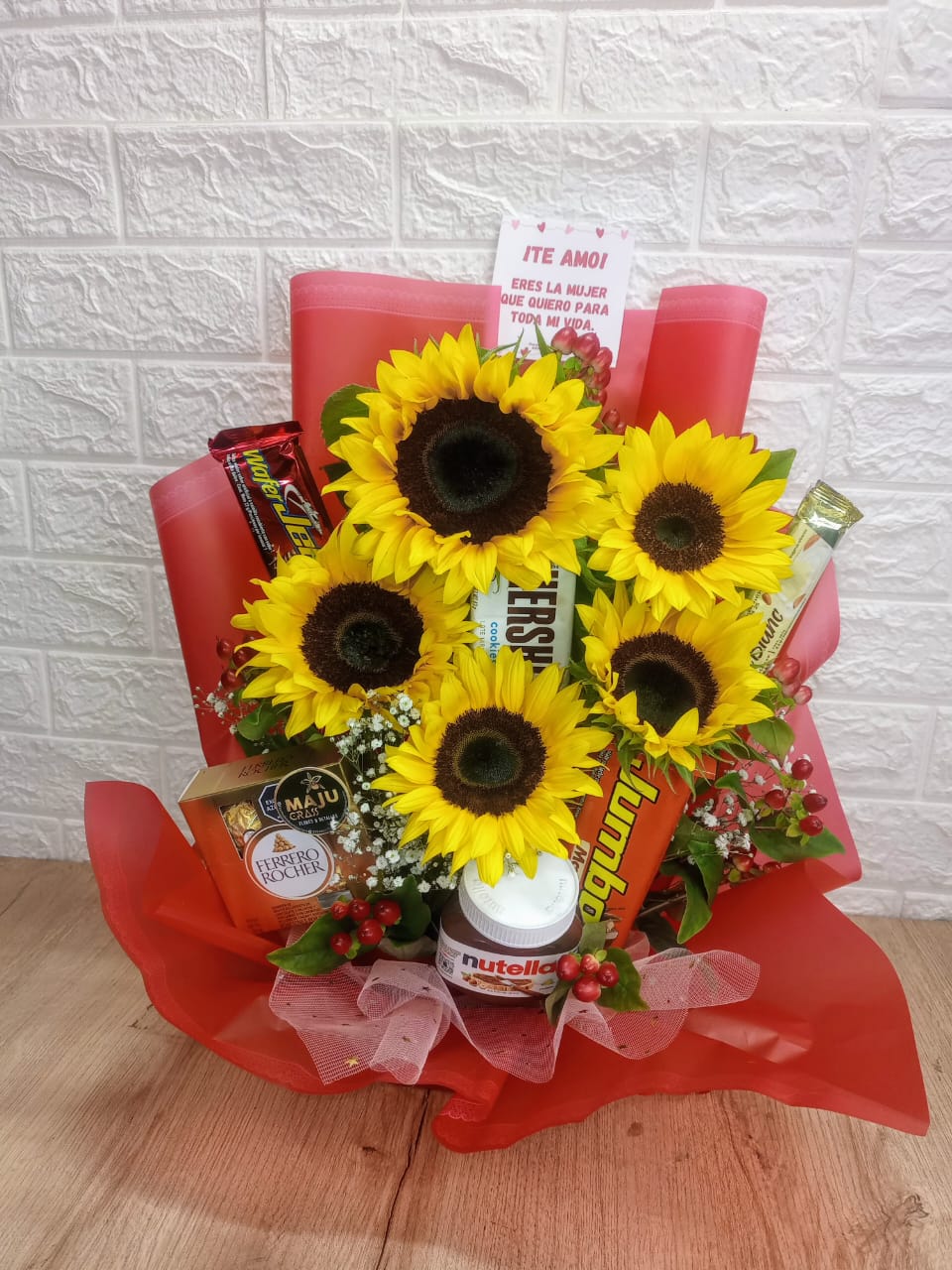 Ramo de Girasoles con Chocolates y Nutella