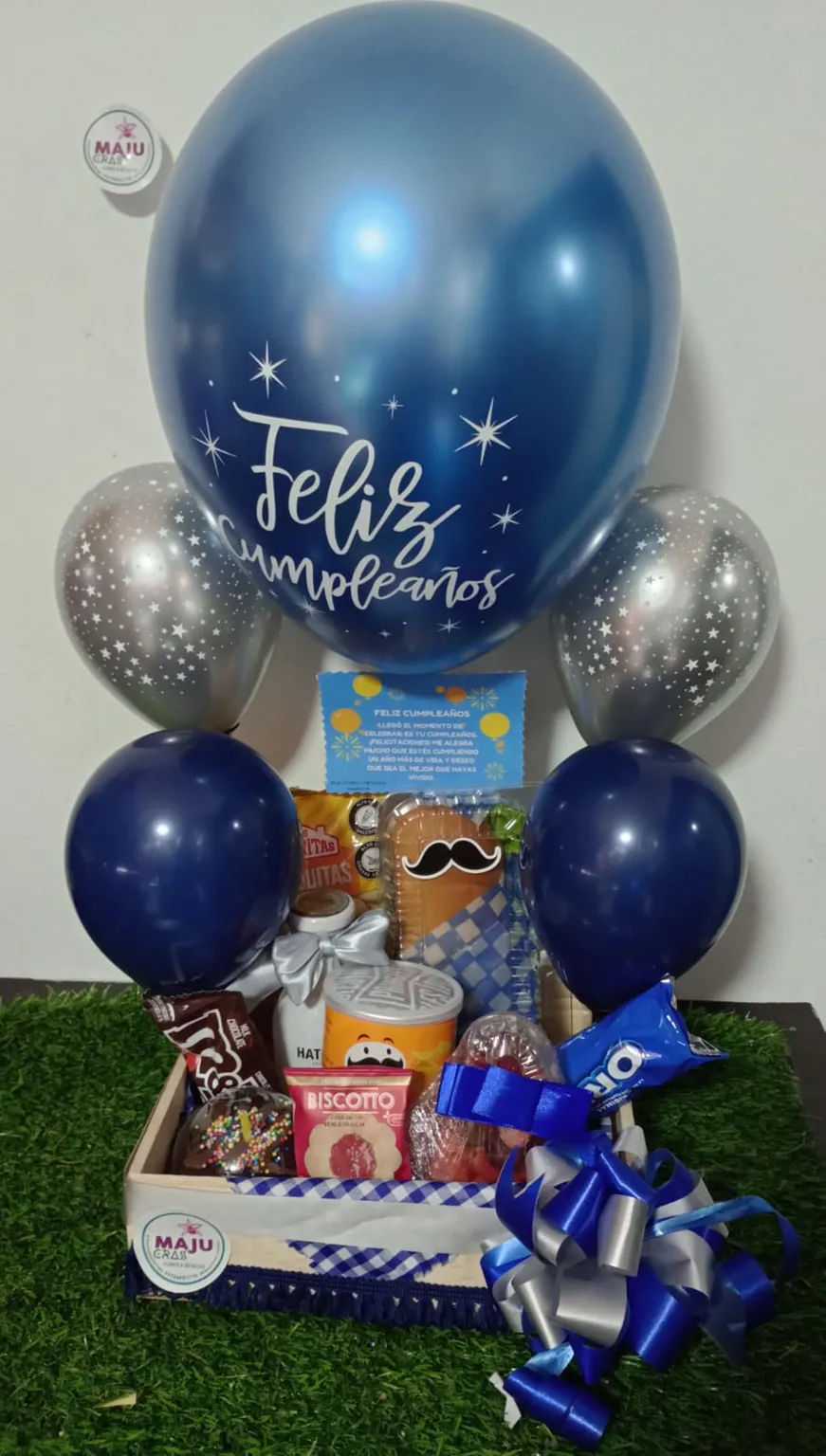 Cesta de Regalo de Cumpleaños Azul y Plateada