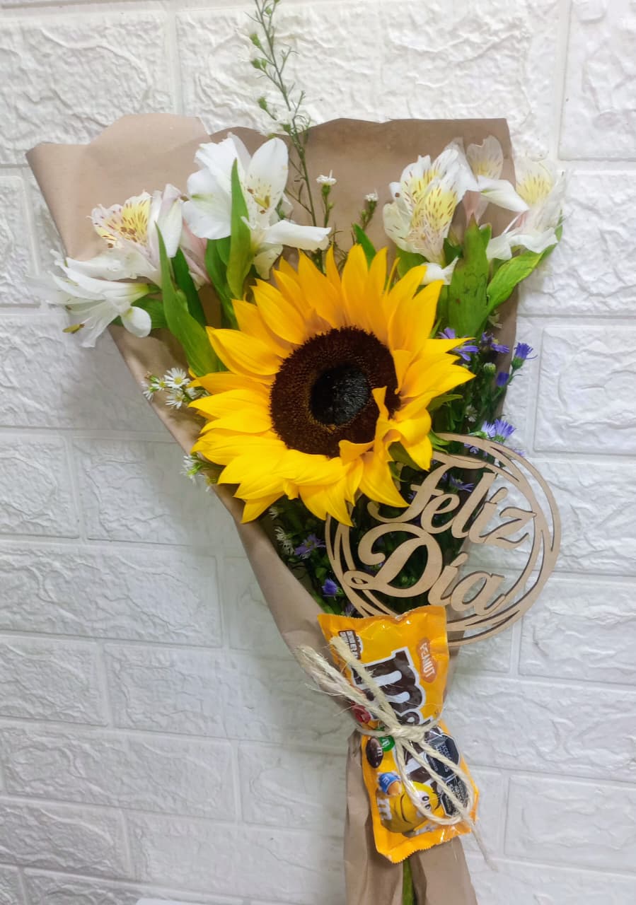 Ramo Girasol y Alstroemerias 'Feliz Día' con Chocolates