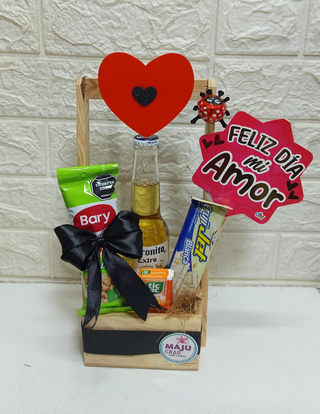 Canasta Romántica Feliz Día Mi Amor con Cerveza y Snacks