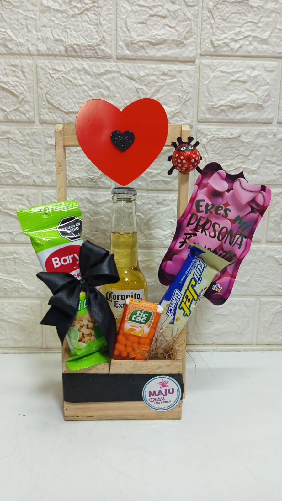 Canasta Romántica Feliz Día Mi Amor con Cerveza y Snacks