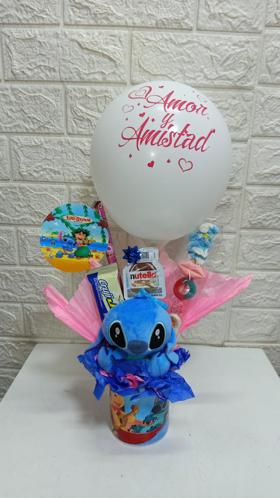 Arreglo de Stitch 'Amor y Amistad' 