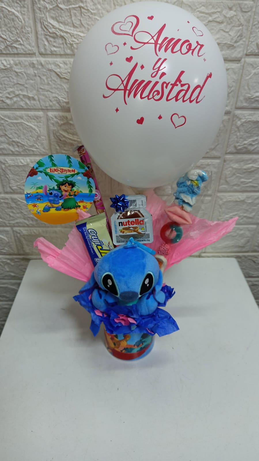 Arreglo de Stitch 'Amor y Amistad' 