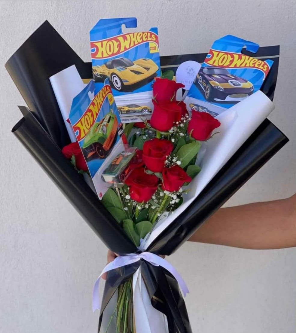 Bouquet de Rosas y Hot Wheels