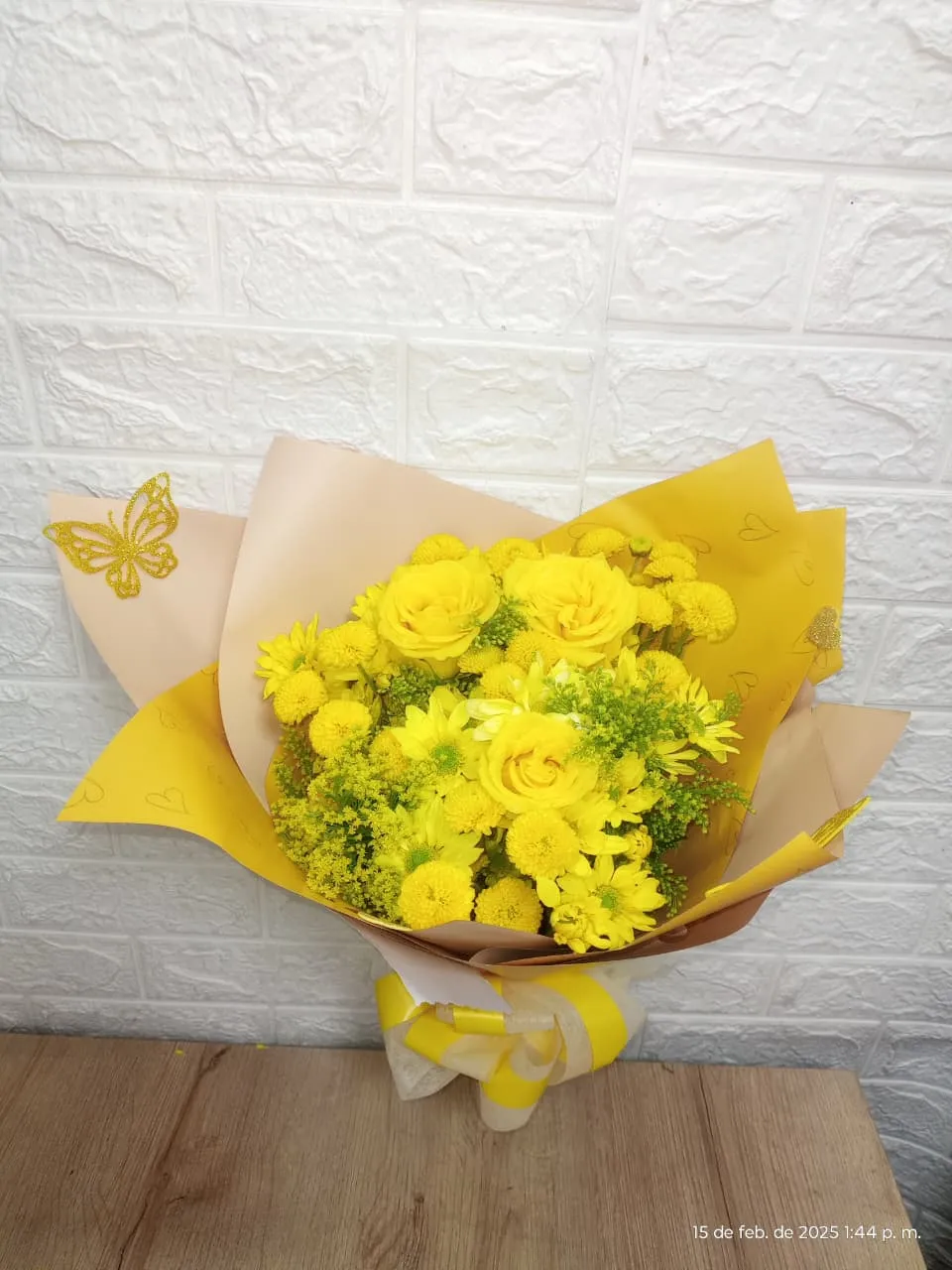 Bouquet Floral Amarillo Radiante