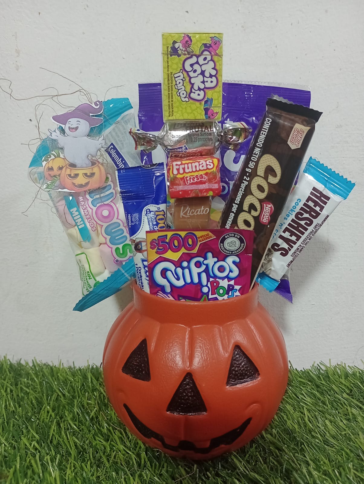 Canasta de Dulces de Halloween Surtidos