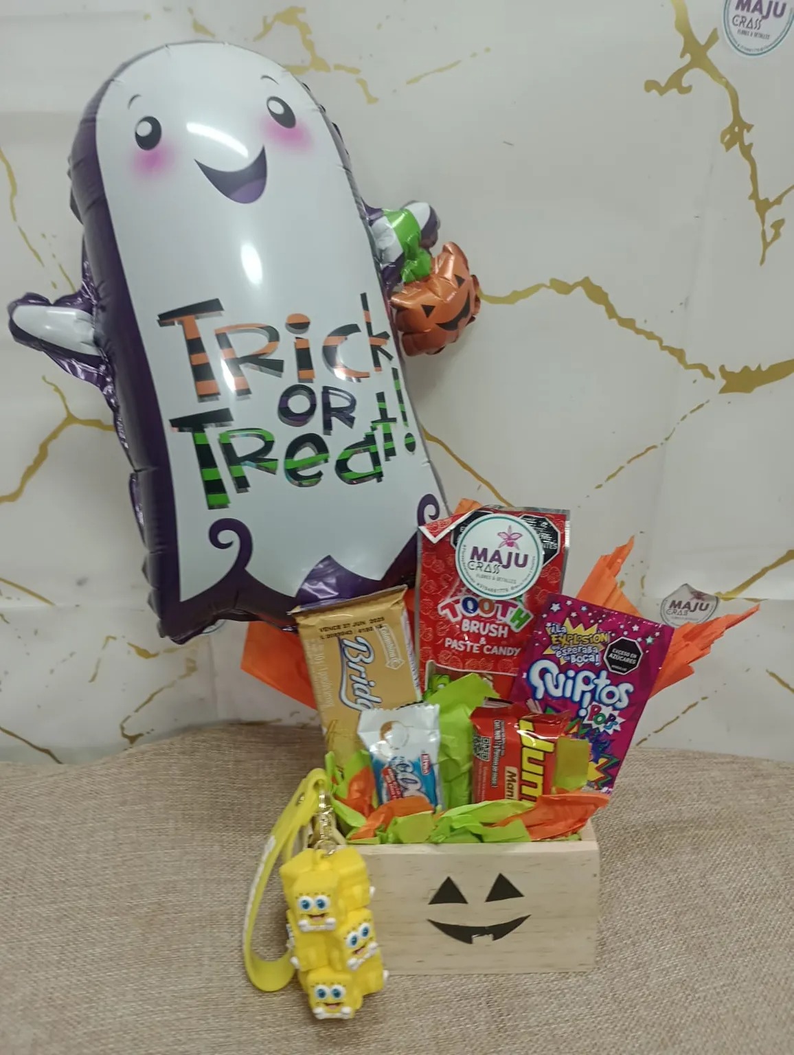 Caja de Dulces de Halloween Fantasma y Llavero