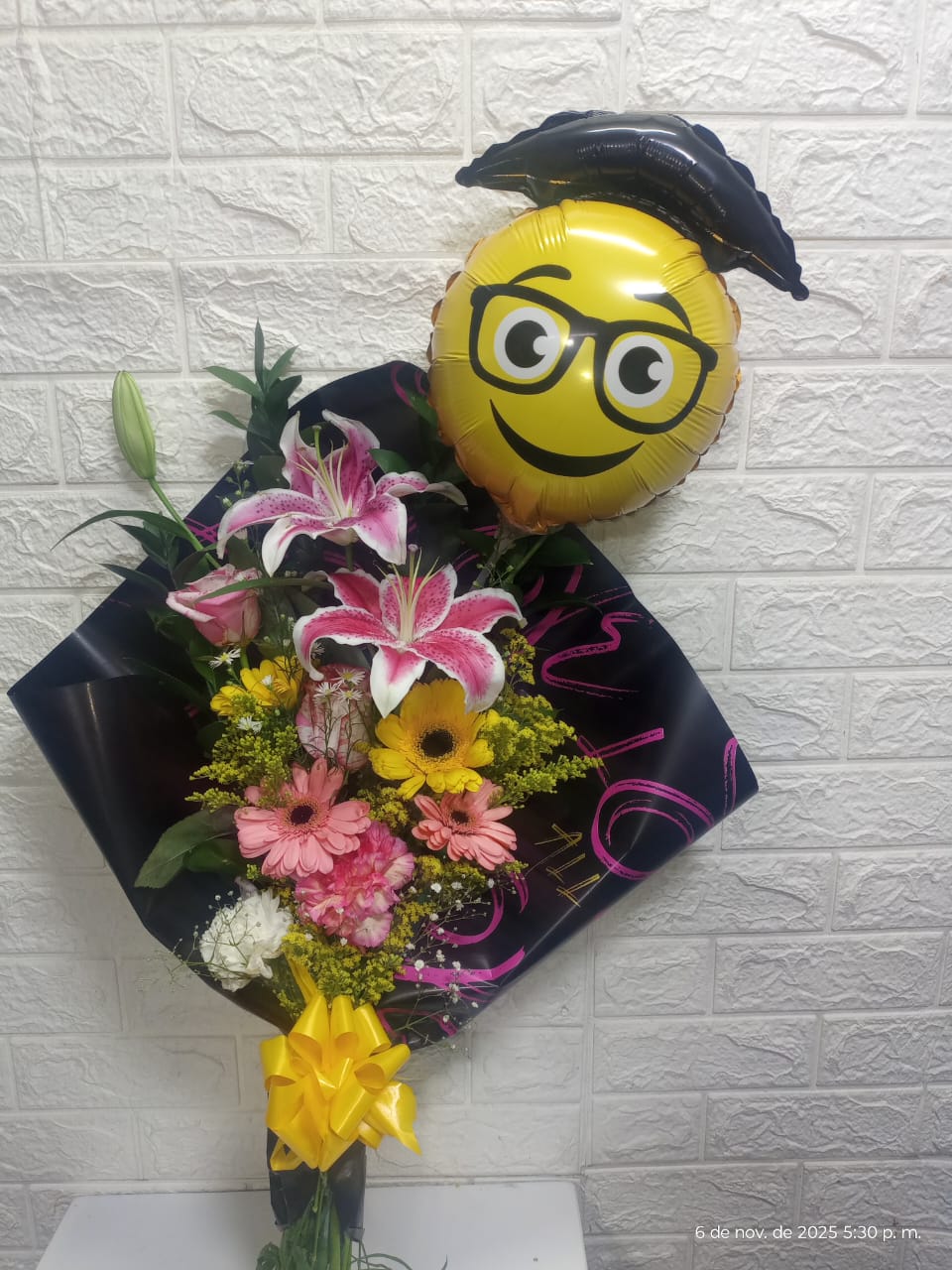 Ramillete de Graduación 'Emoji Sabio'