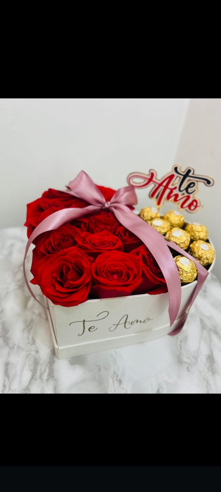 Corazón Rosas y Ferrero 'Te Amo'