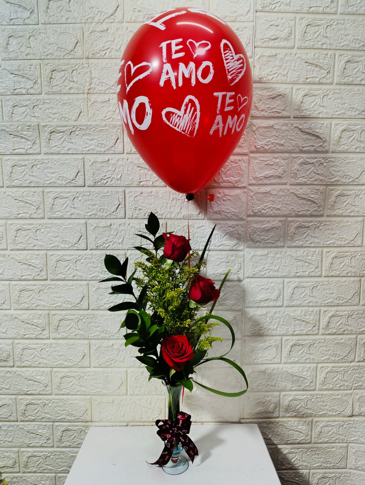 Solitario de cristal con Rosas Rojas 