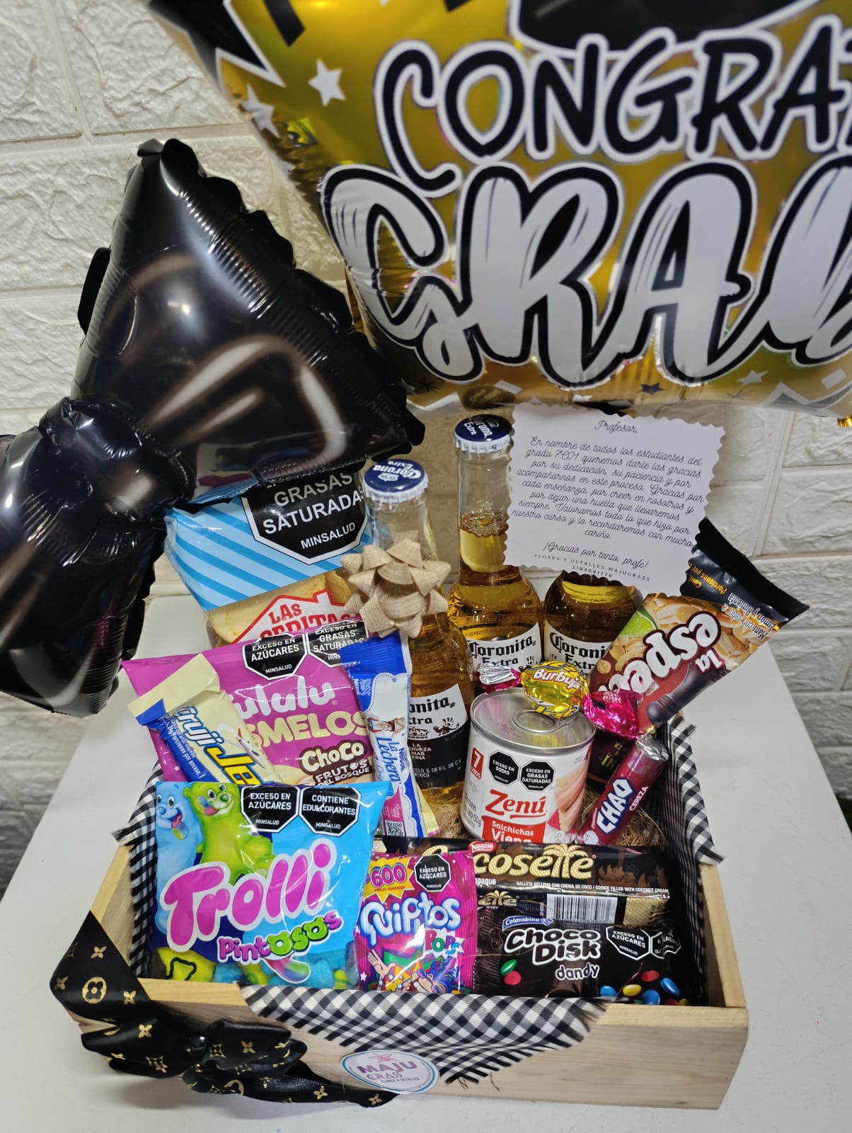 Cesta de Regalo Premium de Graduación