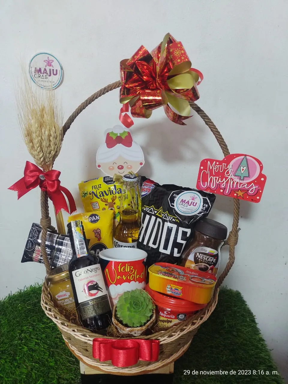 Cesta Navideña Premium "Alegría Festiva"