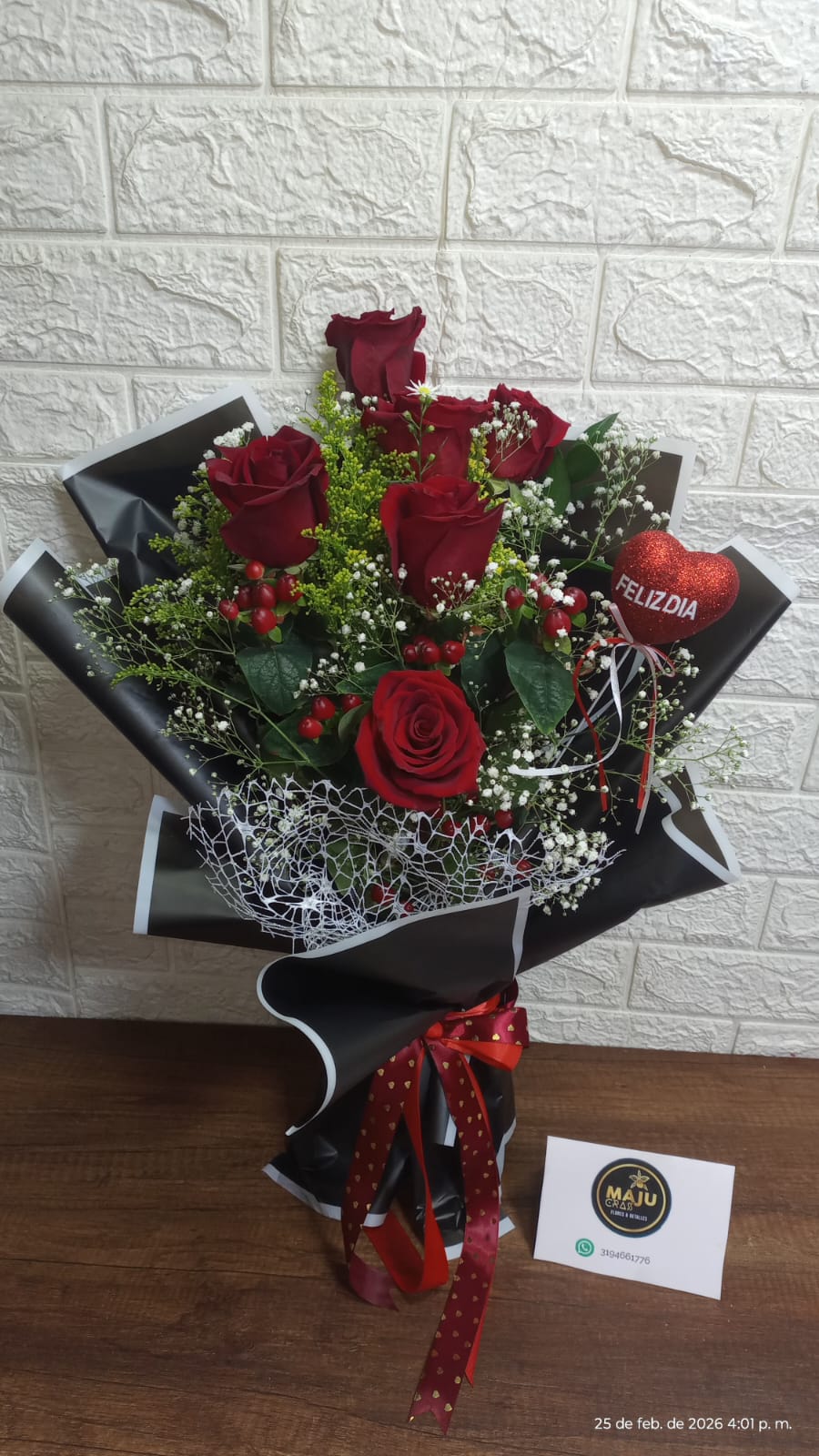 Ramo Elegante de Rosas Rojas 'Feliz Día'